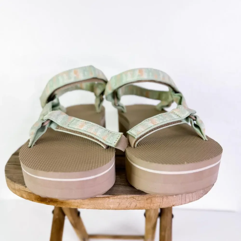 Teva Women's Flatform Universal Sandal Iridescence Rutabaga Outdoor Size 11 NWT